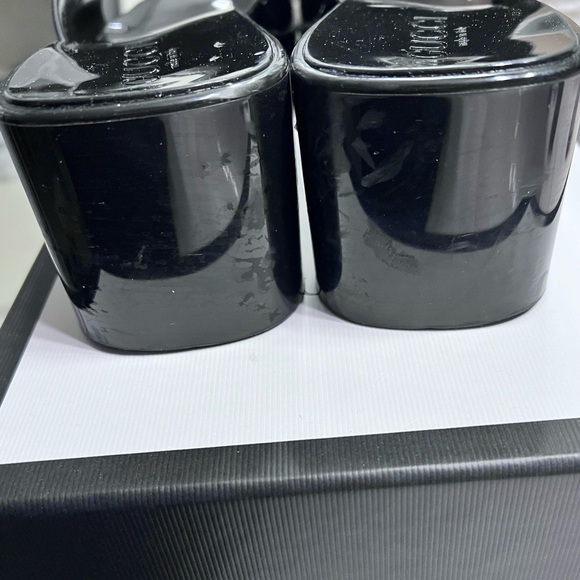 Gucci Women's Black Slide Sandals - Picture 5 of 7
